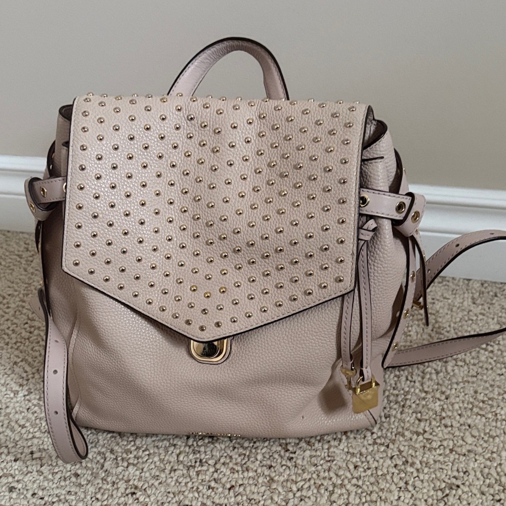 Michael Kors Bristol medium Studded Pink Leather Backpack